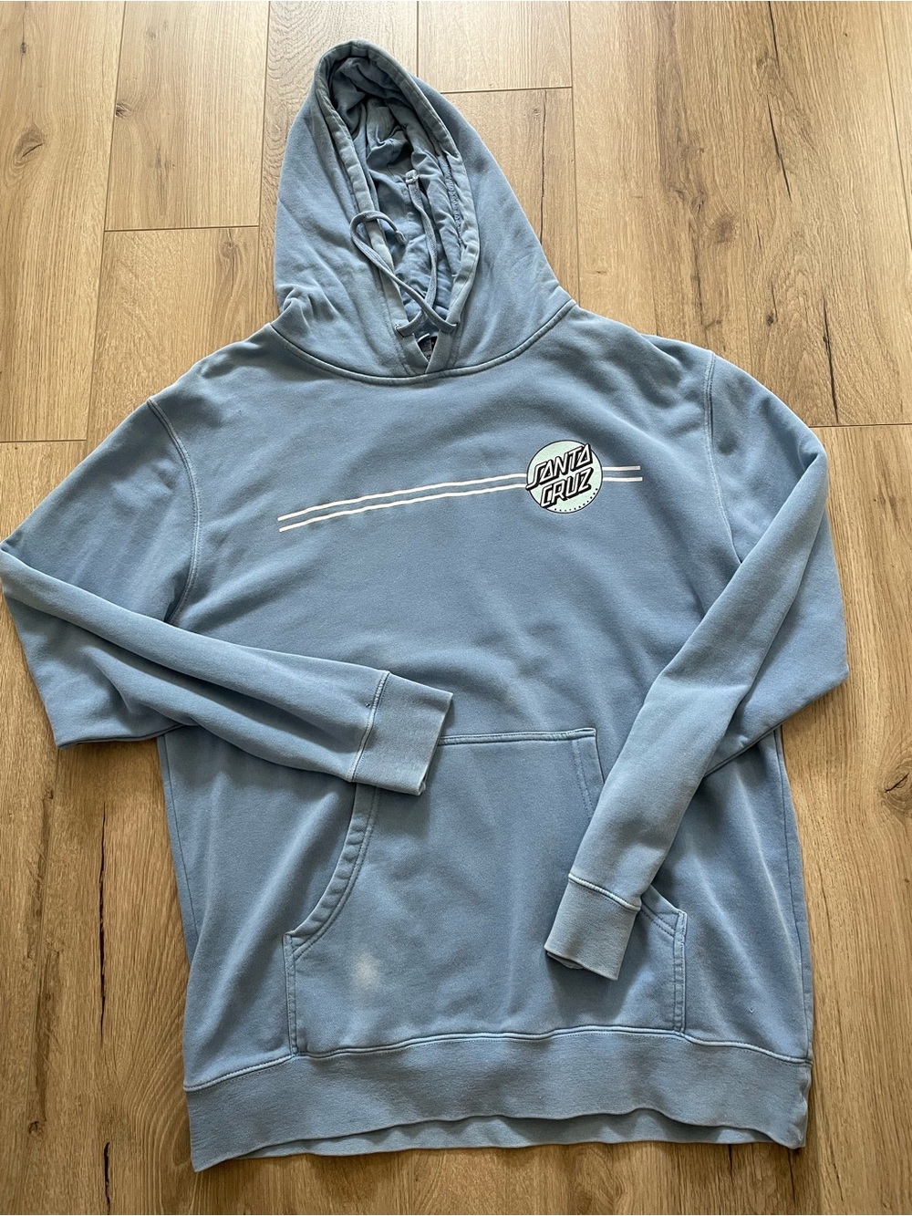 Santa Cruz skateboards hoodie dot streetwear independent trading company L